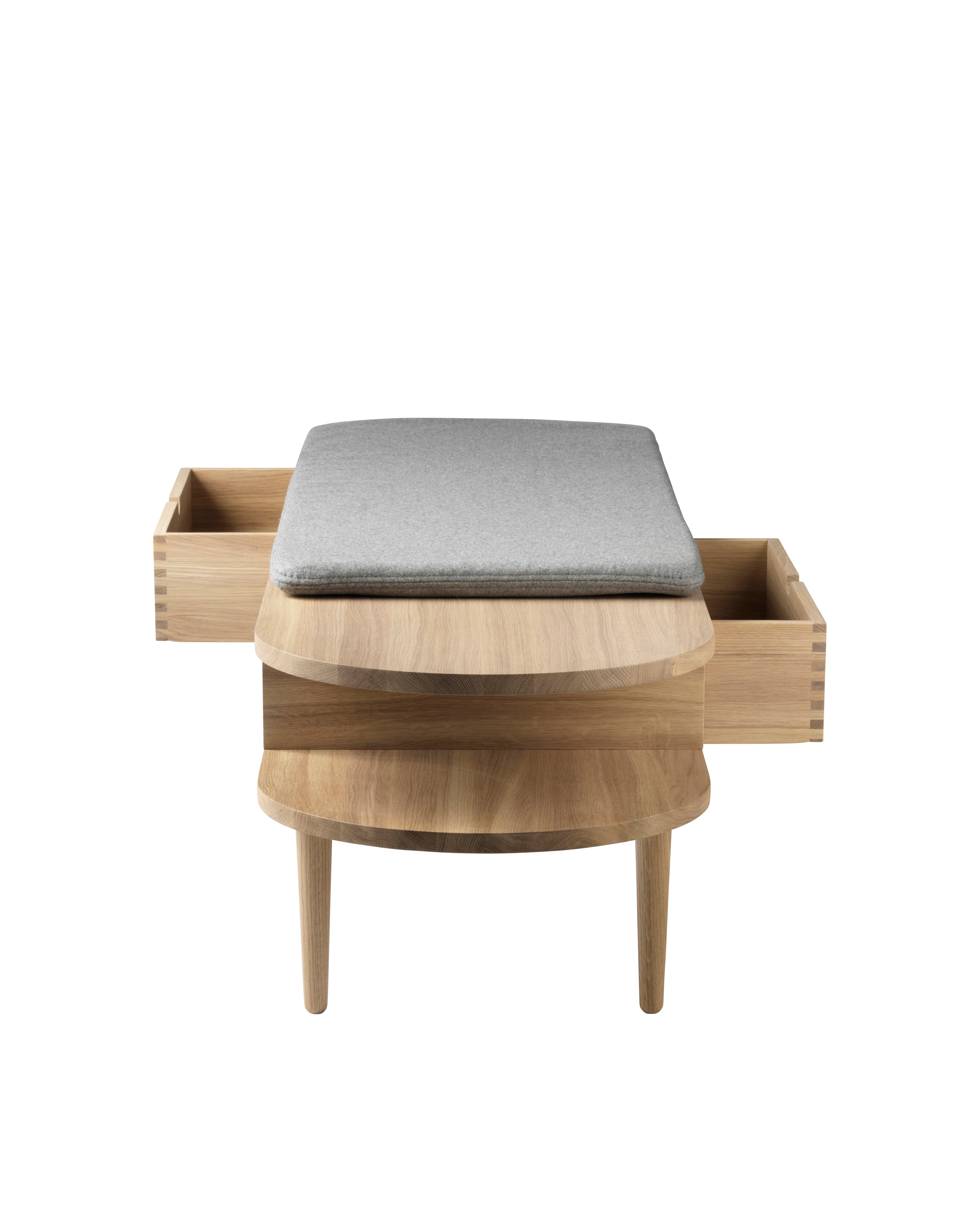 FDB Møbler F24 Bench โดย Mot & Bergstrøm ม้านั่งอเนกประสงค์ไม้โอ๊กพร้อมลิ้นชัก มีสองขนาด Small และ Large ดีไซน์ปี 2017