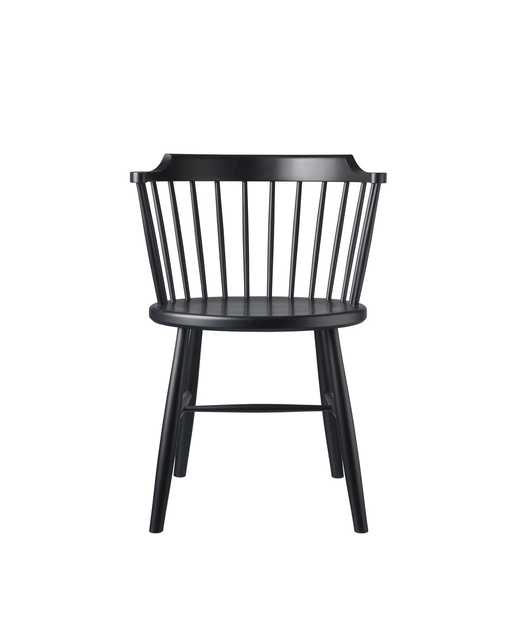 FDB Møbler J18 Chair ดีไซน์โดย Børge Mogensen มุมด้านหน้า โครงสร้างไม้โอ๊ก พื้นผิวเคลือบน้ำมัน และที่นั่งทรงโค้งแบบ bowl-shaped