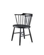 FDB Møbler J18 Chair ดีไซน์โดย Børge Mogensen มุมด้านหน้า โครงสร้างไม้โอ๊ก พื้นผิวเคลือบน้ำมัน และที่นั่งทรงโค้งแบบ bowl-shaped