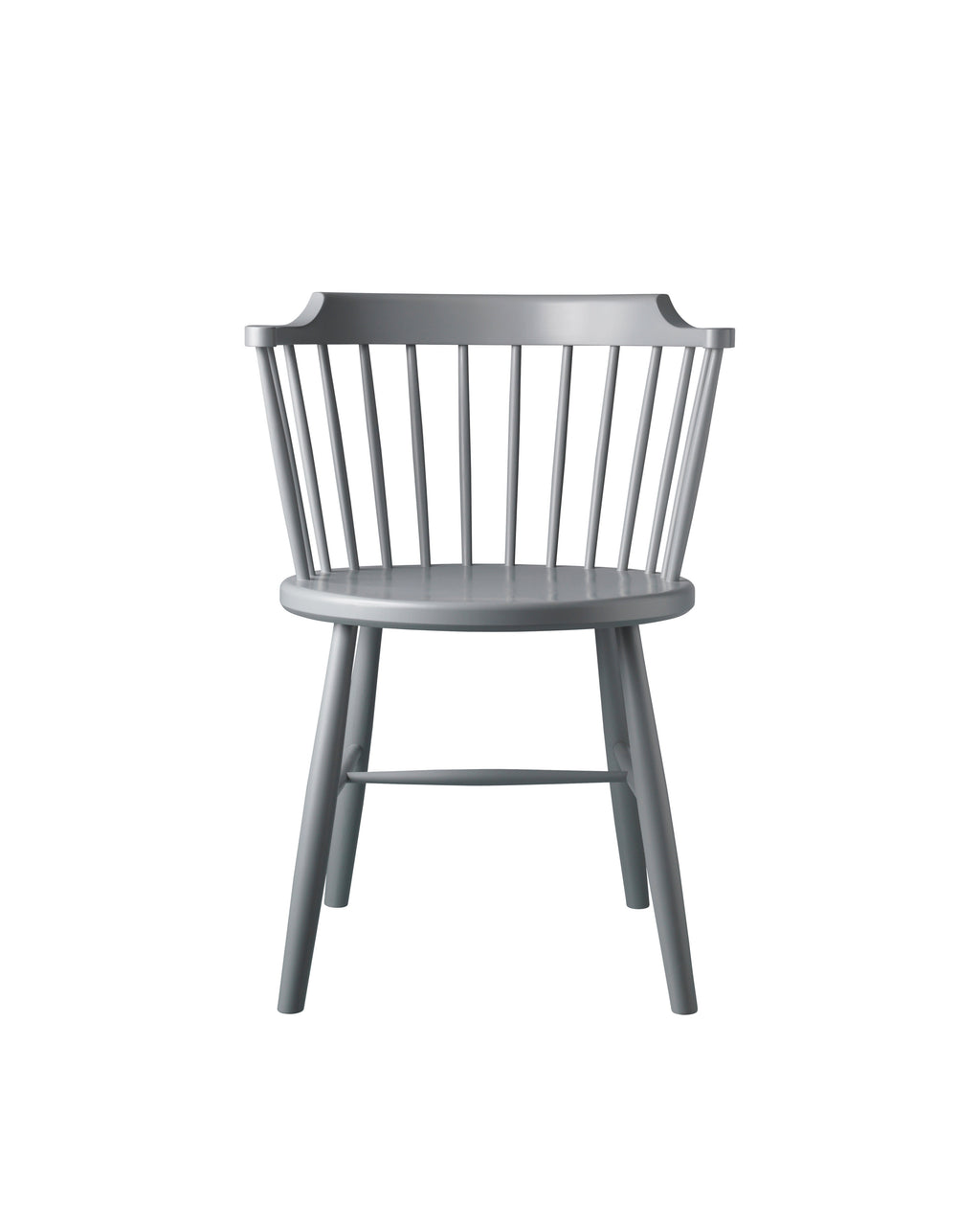 FDB Møbler J18 Chair ดีไซน์โดย Børge Mogensen มุมด้านหน้า โครงสร้างไม้โอ๊ก พื้นผิวเคลือบน้ำมัน และที่นั่งทรงโค้งแบบ bowl-shaped