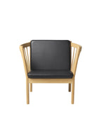 FDB Møbler J146 Armchair โดย Erik Ole Jørgensen โครงไม้โอ๊กเคลือบ lacquered พนักพิงแบบ spoke-back บุผ้าหรือหนัง ดีไซน์ปี 1978