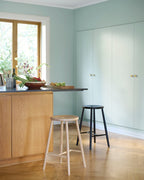 FDB Møbler J27C Counter Stool โดย Børge Mogensen ม้านั่งเคาน์เตอร์ไม้โอ๊ก/บีช ที่นั่งไม้เรียบ ดีไซน์คลาสสิกปี 1949