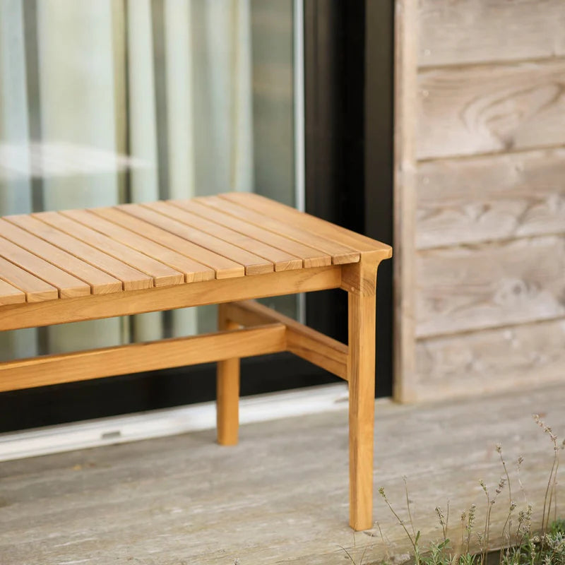 FDB Møbler M10 Sammen Bench ม้านั่งไม้ teak สำหรับ outdoor แบบไม่มีพนักพิง ออกแบบโดย Thomas E. Alken