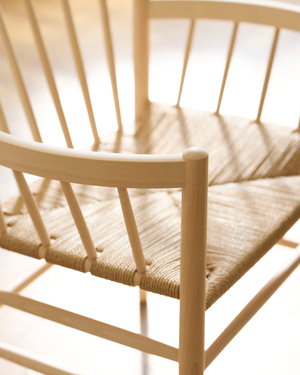 FDB Møbler J81 Chair โดย Jørgen Bækmark โครงไม้โอ๊ก ที่นั่งกระดาษถัก natural ดีไซน์คลาสสิกปี 1962