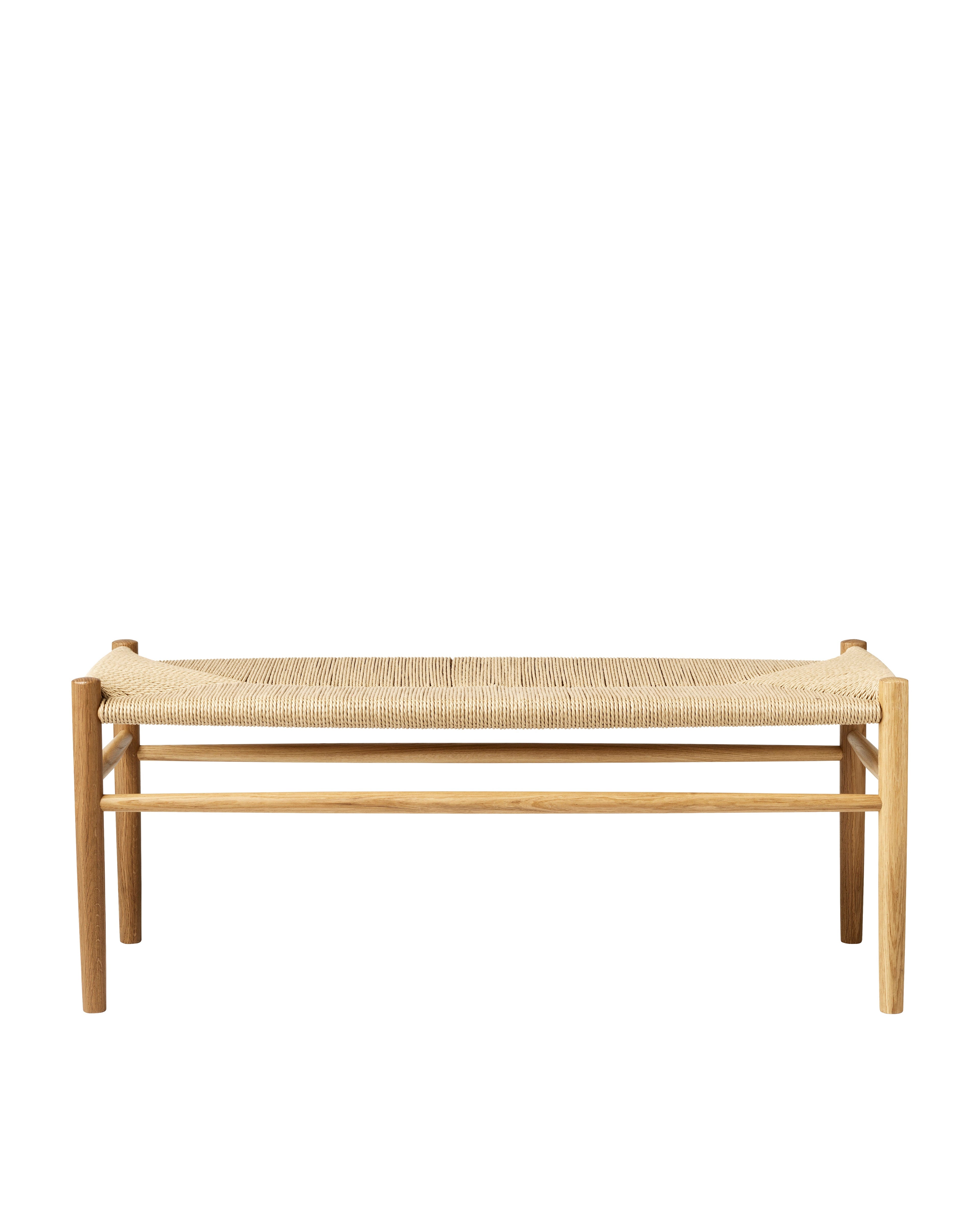 FDB Møbler J83 Series สตูลและเบนช์ไม้โอ๊ก พร้อมที่นั่ง papercord ถักมือ ดีไซน์คลาสสิกปี 1962 โดย Jørgen Bækmark