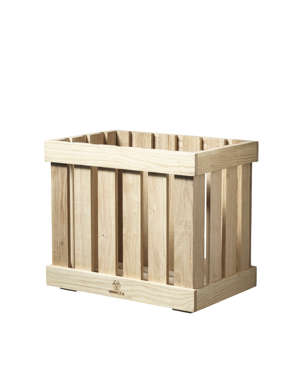 กล่องไม้โอ๊คซีรีส์ Æbletoft จาก FDB Møbler ออกแบบโดย Monica Ritterband ดีไซน์จากลังแอปเปิลดั้งเดิม วางซ้อนได้ มีหลายขนาดสำหรับจัดเก็บและตกแต่งบ้าน