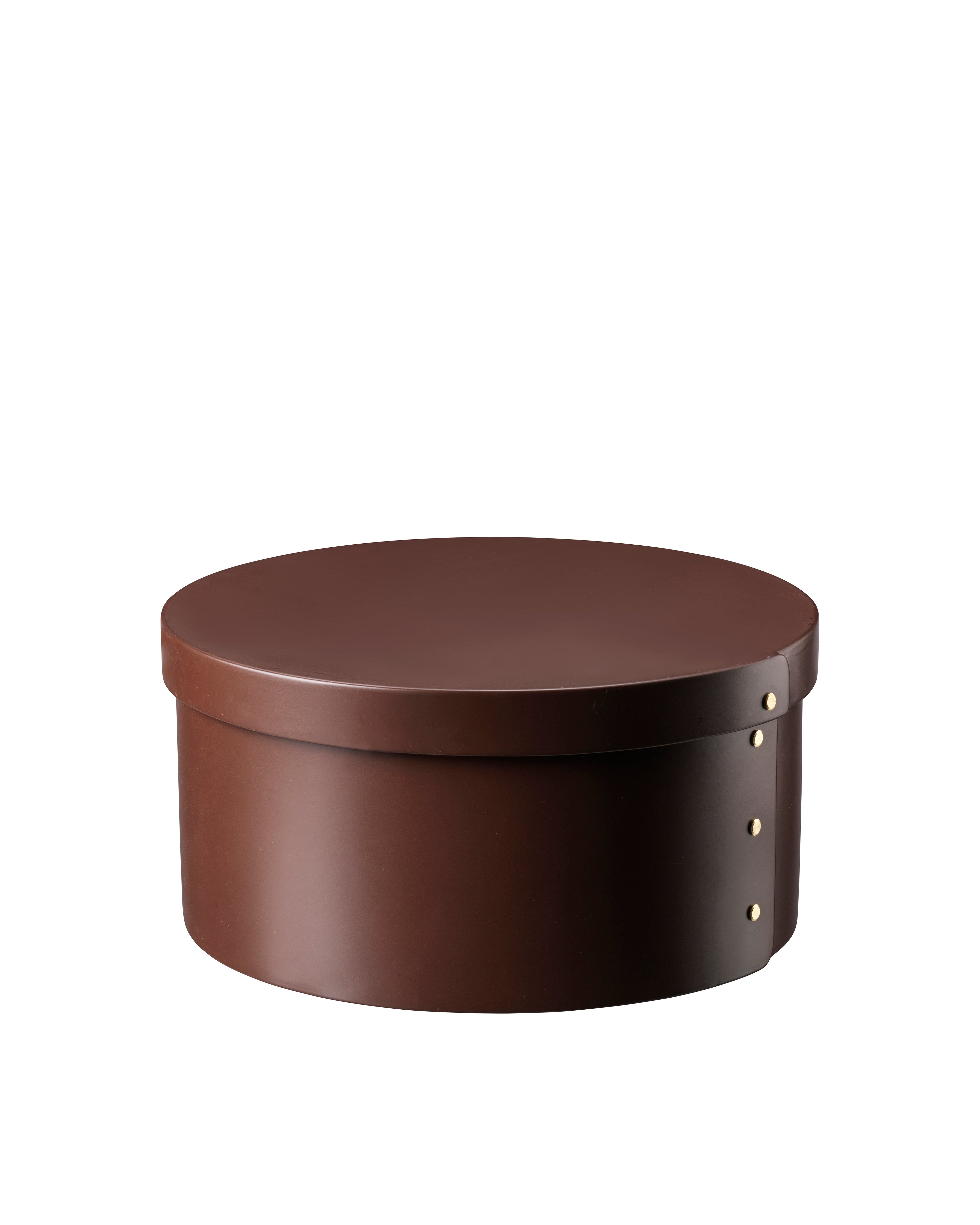 กล่องทรงกลม Drejø จาก FDB Møbler ทำจากไม้โอ๊ควีเนียร์ สีธรรมชาติและสีทึบ 4 แบบ ดีไซน์เรียบแบบ Shaker ใช้เก็บของหรือวางซ้อนตกแต่งบ้าน มี 3 ขนาด