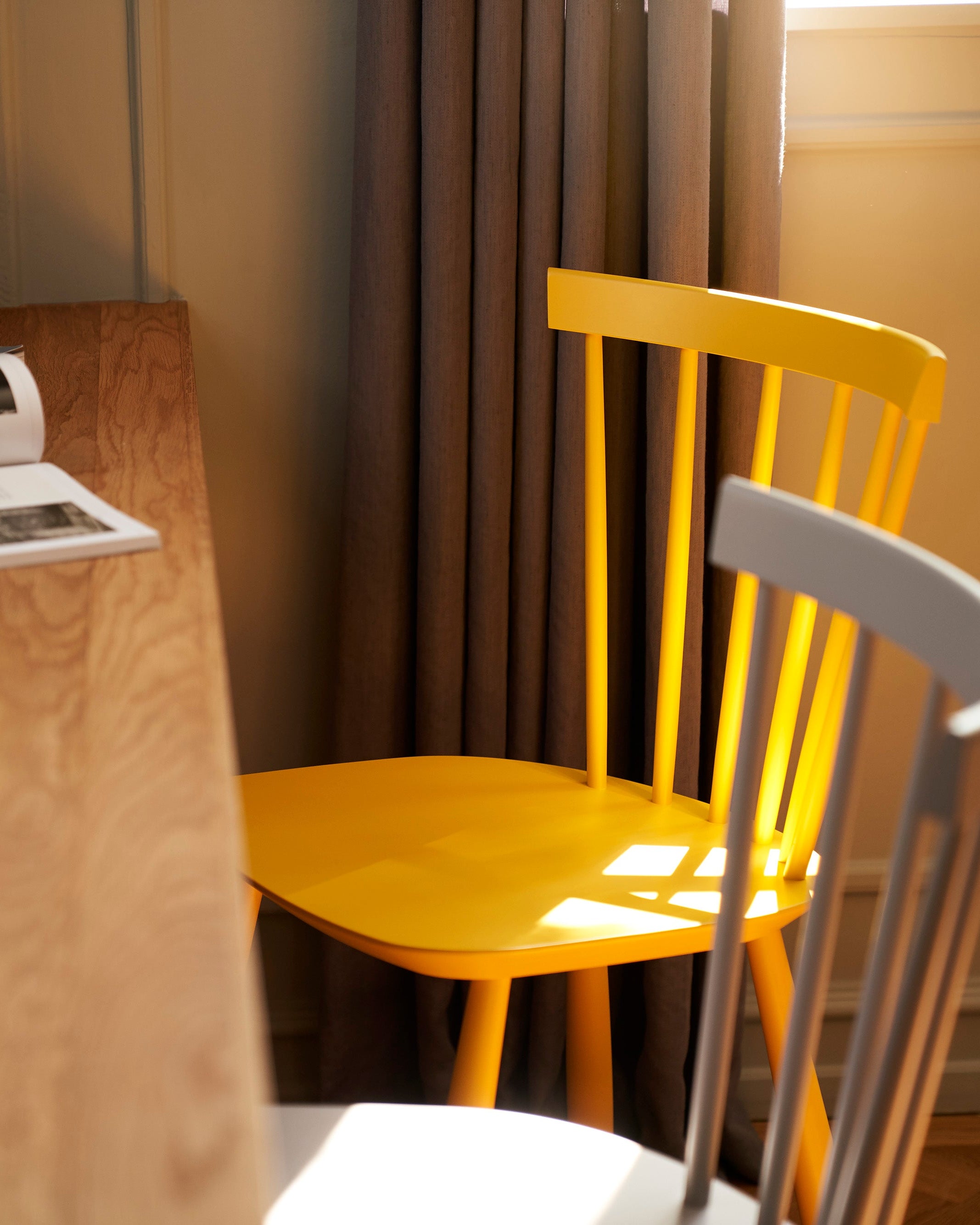 FDB Møbler J46 Chair โดย Poul M. Volther ทำจากไม้บีช/โอ๊ค ดีไซน์พนักพิงซี่ไม้ปี 1956 เคลือบผิวน้ำแบบ lacquered