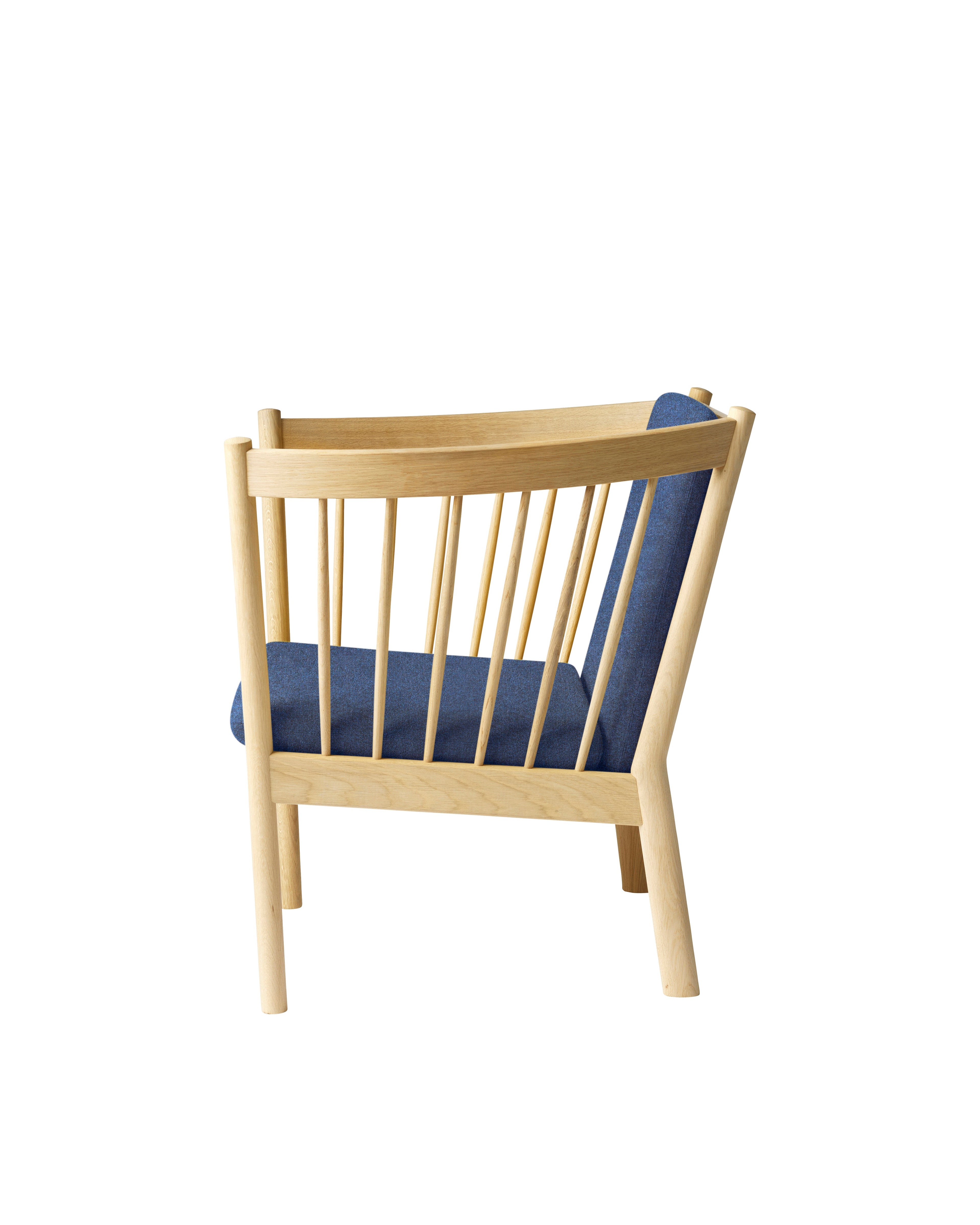 FDB Møbler J146 Armchair โดย Erik Ole Jørgensen โครงไม้โอ๊กเคลือบ lacquered พนักพิงแบบ spoke-back บุผ้าหรือหนัง ดีไซน์ปี 1978