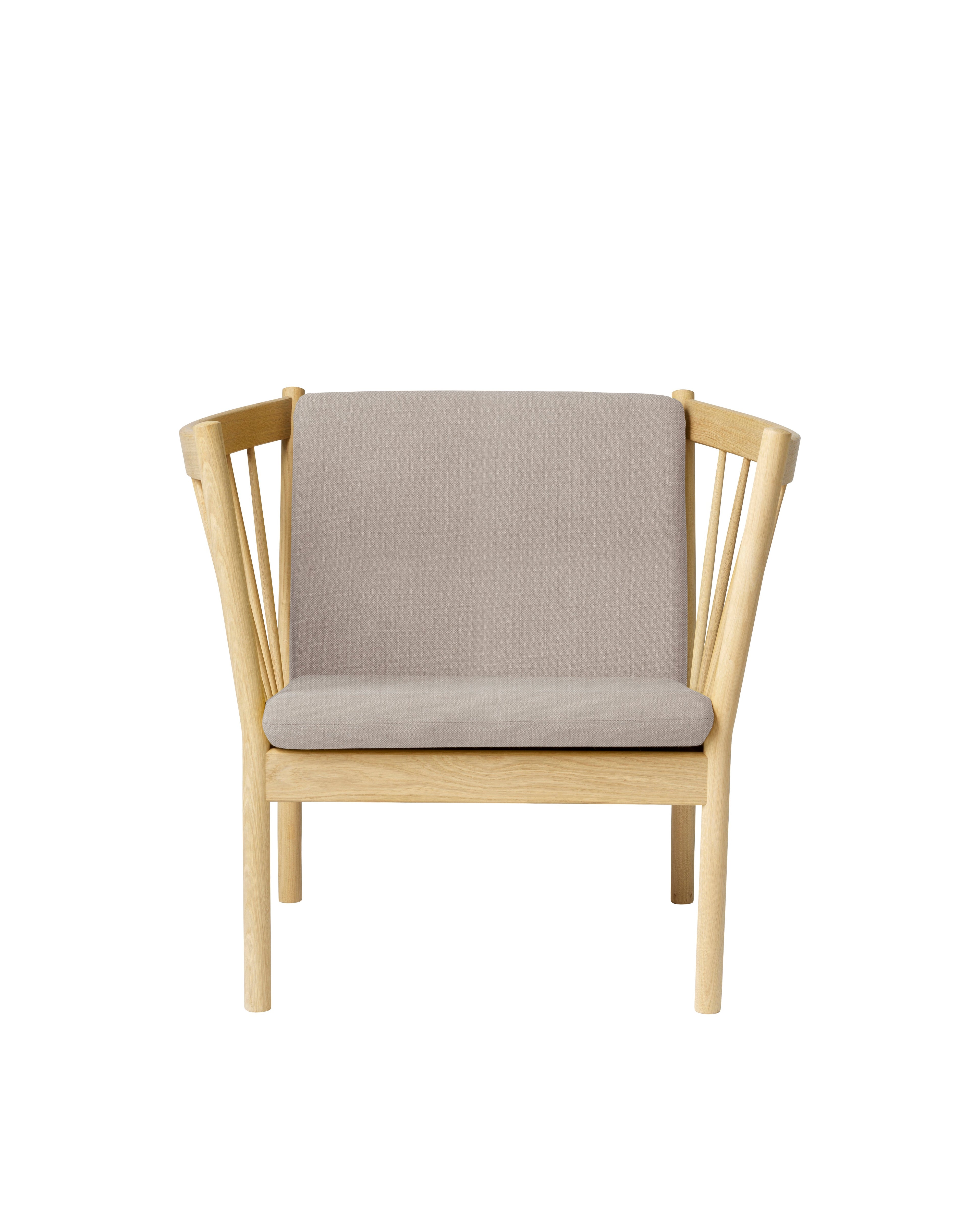 FDB Møbler J146 Armchair โดย Erik Ole Jørgensen โครงไม้โอ๊กเคลือบ lacquered พนักพิงแบบ spoke-back บุผ้าหรือหนัง ดีไซน์ปี 1978