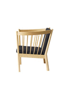 FDB Møbler J146 Armchair โดย Erik Ole Jørgensen โครงไม้โอ๊กเคลือบ lacquered พนักพิงแบบ spoke-back บุผ้าหรือหนัง ดีไซน์ปี 1978