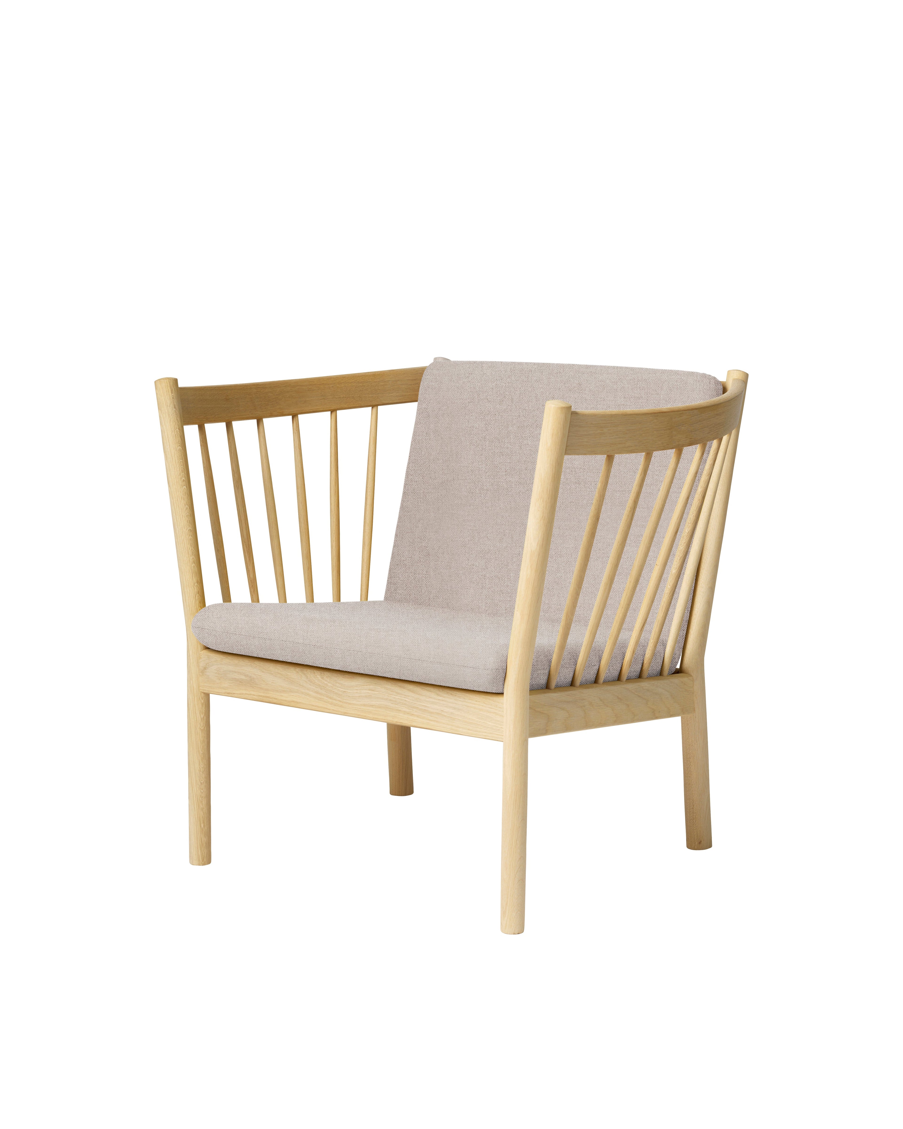 FDB Møbler J146 Armchair โดย Erik Ole Jørgensen โครงไม้โอ๊กเคลือบ lacquered พนักพิงแบบ spoke-back บุผ้าหรือหนัง ดีไซน์ปี 1978