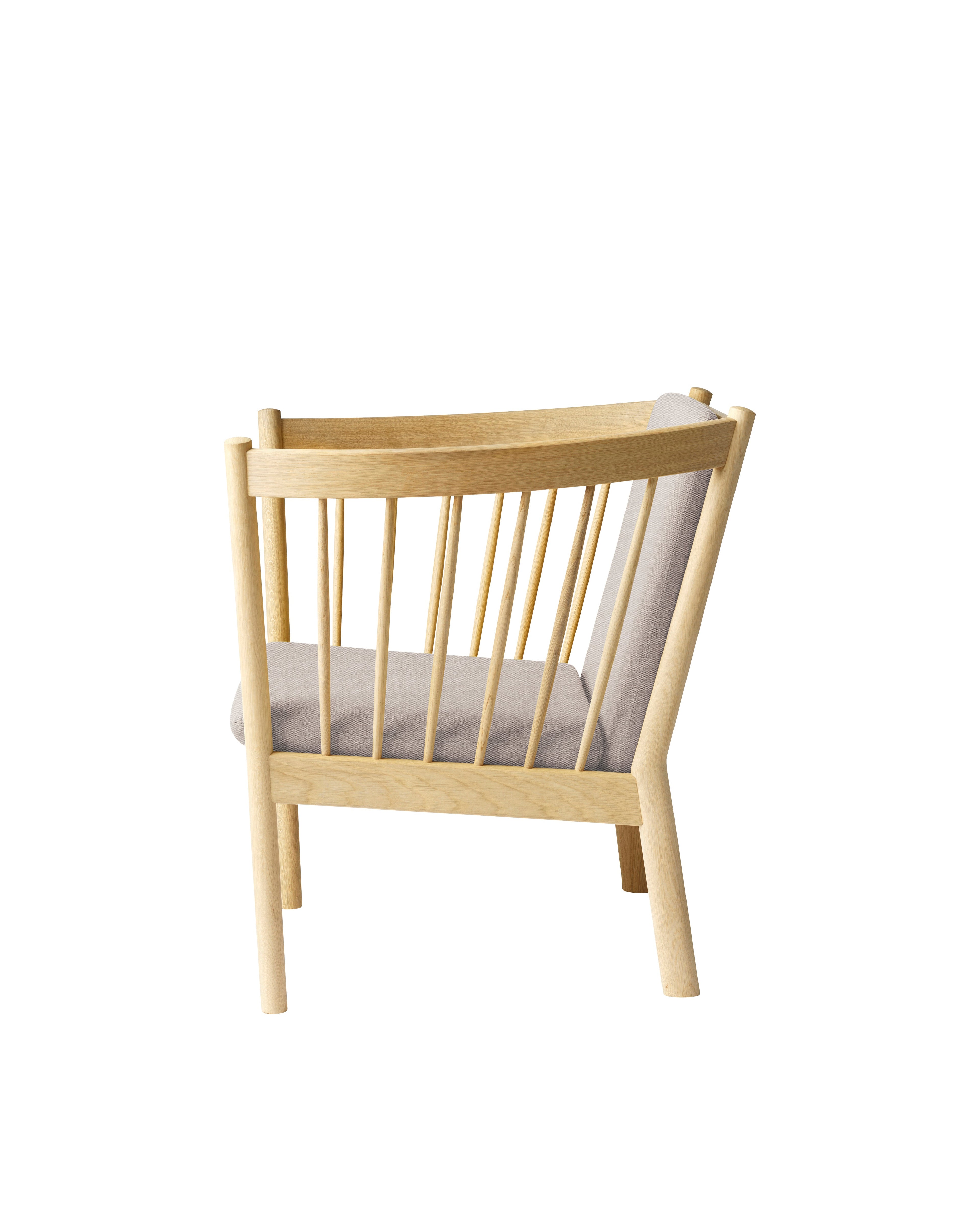 FDB Møbler J146 Armchair โดย Erik Ole Jørgensen โครงไม้โอ๊กเคลือบ lacquered พนักพิงแบบ spoke-back บุผ้าหรือหนัง ดีไซน์ปี 1978