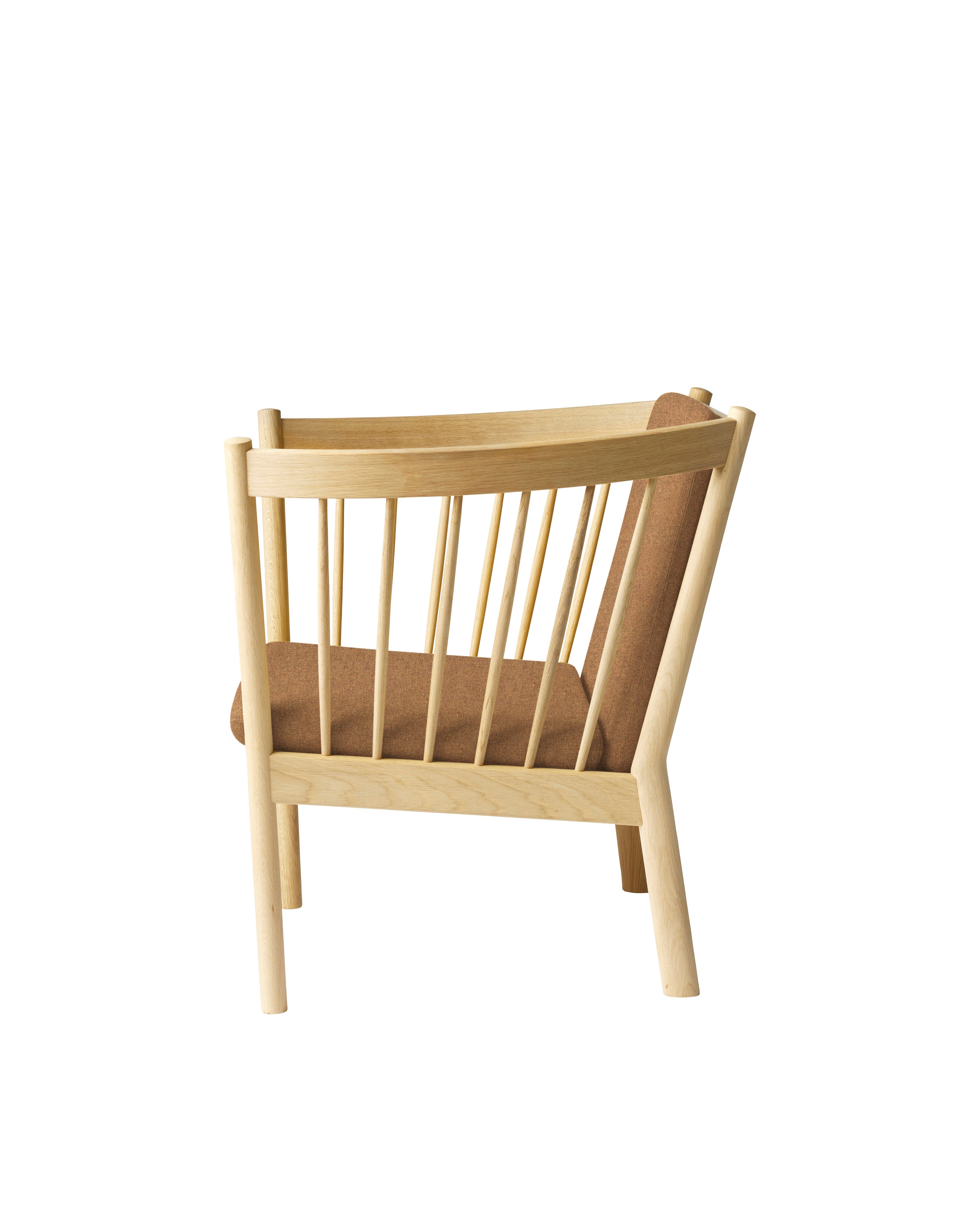 FDB Møbler J146 Armchair โดย Erik Ole Jørgensen โครงไม้โอ๊กเคลือบ lacquered พนักพิงแบบ spoke-back บุผ้าหรือหนัง ดีไซน์ปี 1978