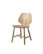 FDB Møbler J67 Chair โดย Ejvind A. Johansson ไม้โอ๊กสีธรรมชาติ พนักพิง signature ดีไซน์ปี 1957 เคลือบ lacquered water-based