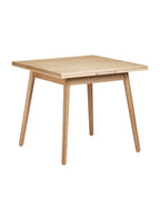 FDB Møbler C35 Dining Table Series โต๊ะไม้โอ๊กดีไซน์ปี 1957 โดย Poul M. Volther พร้อมตัวเลือกท็อปไม้โอ๊กและลิเนเลียม หลายขนาดและแผ่นต่อโต๊ะ (extension leaves)