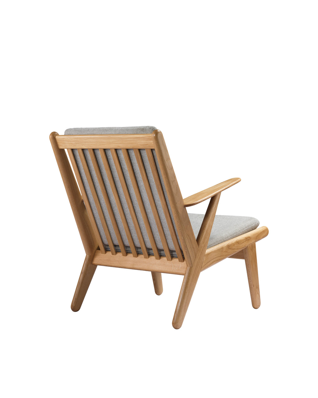 FDB Møbler J53 Armchair โดย Poul M. Volther โครงไม้โอ๊กเคลือบน้ำมัน บุผ้าเลือกได้หลายแบบ เช่น Monza, Cosmo, Grain, Main Line Flax ดีไซน์ปี 1953