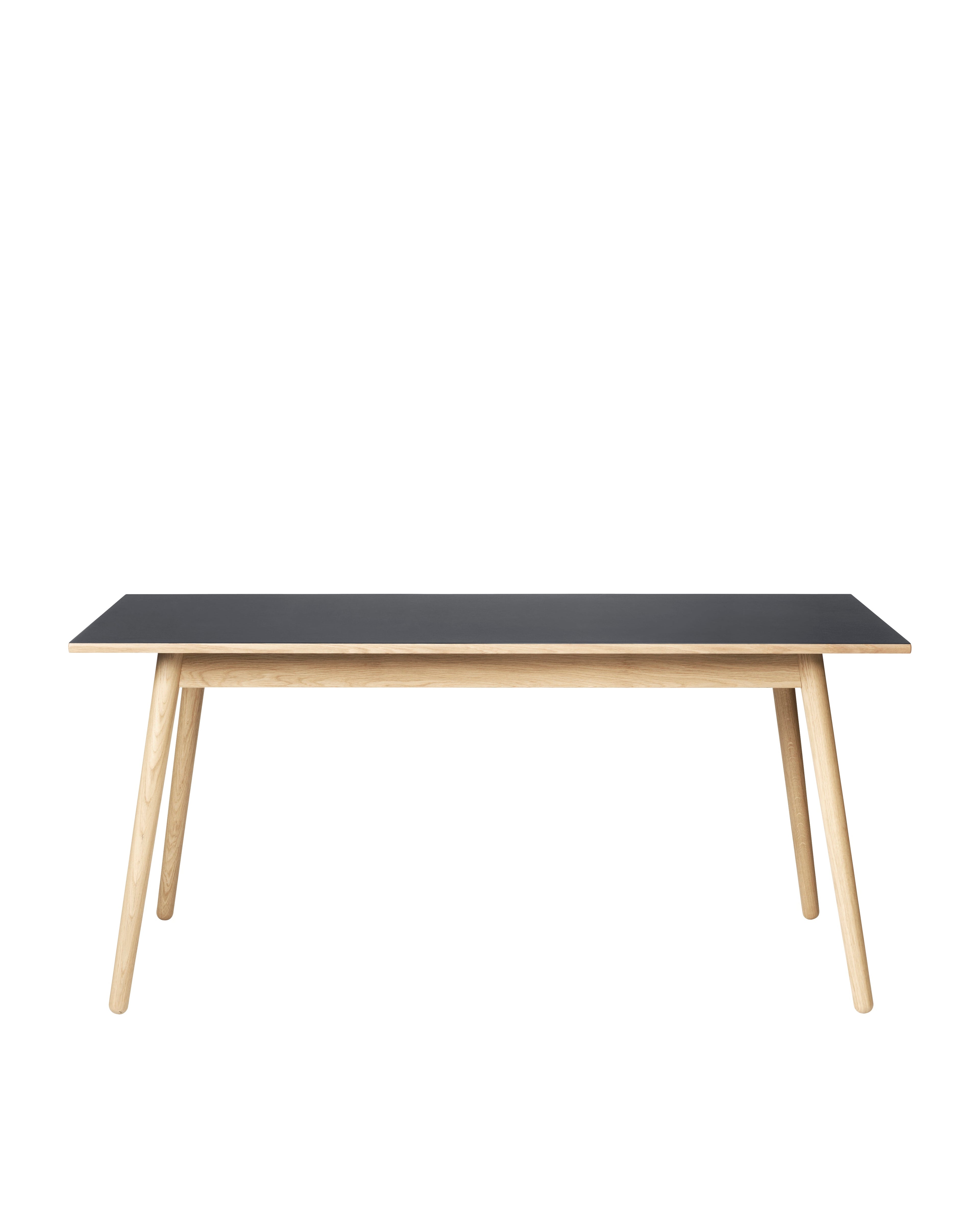FDB Møbler C35 Dining Table Series โต๊ะไม้โอ๊กดีไซน์ปี 1957 โดย Poul M. Volther พร้อมตัวเลือกท็อปไม้โอ๊กและลิเนเลียม หลายขนาดและแผ่นต่อโต๊ะ (extension leaves)