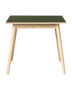 FDB Møbler C35 Dining Table Series โต๊ะไม้โอ๊กดีไซน์ปี 1957 โดย Poul M. Volther พร้อมตัวเลือกท็อปไม้โอ๊กและลิเนเลียม หลายขนาดและแผ่นต่อโต๊ะ (extension leaves)