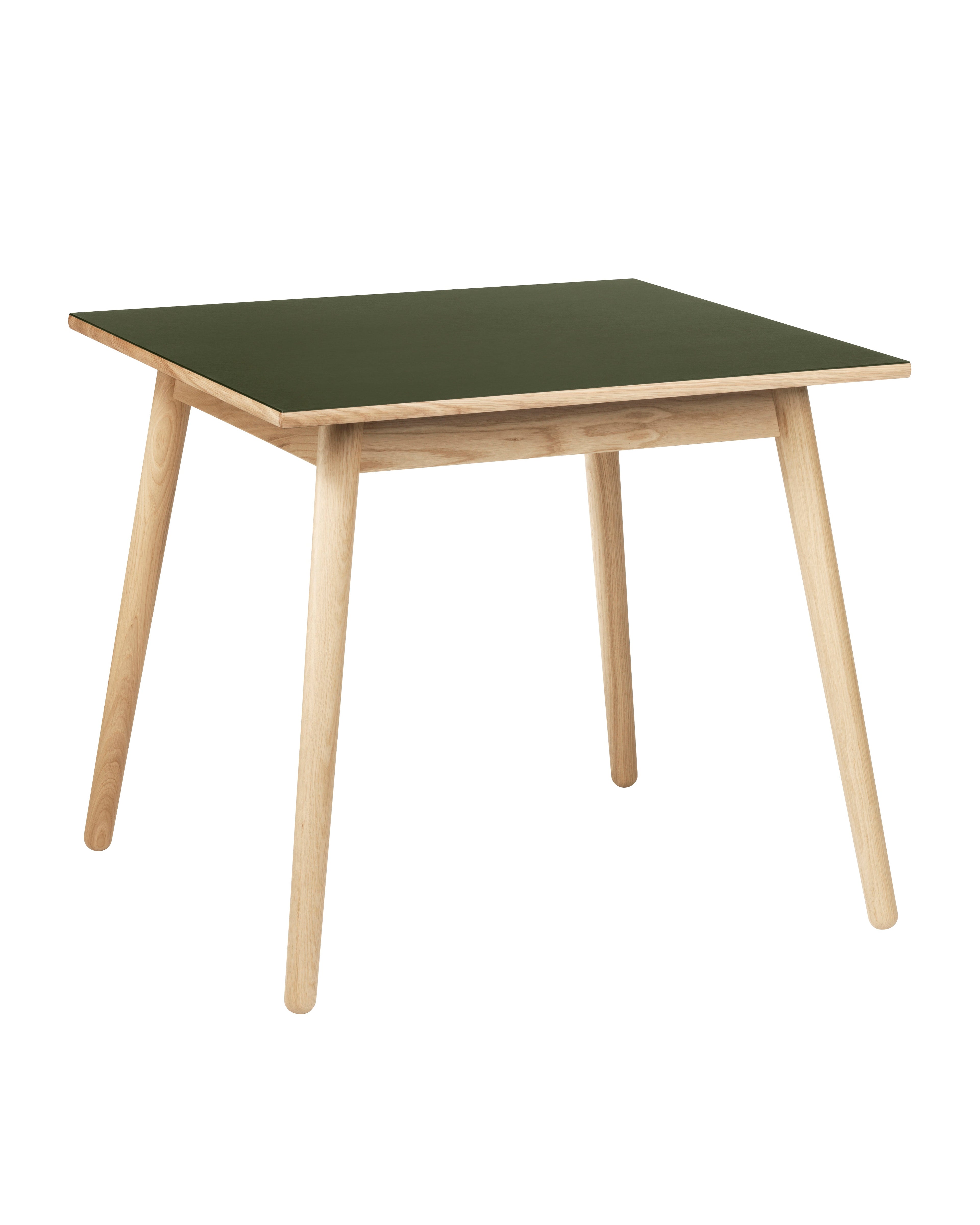 FDB Møbler C35 Dining Table Series โต๊ะไม้โอ๊กดีไซน์ปี 1957 โดย Poul M. Volther พร้อมตัวเลือกท็อปไม้โอ๊กและลิเนเลียม หลายขนาดและแผ่นต่อโต๊ะ (extension leaves)