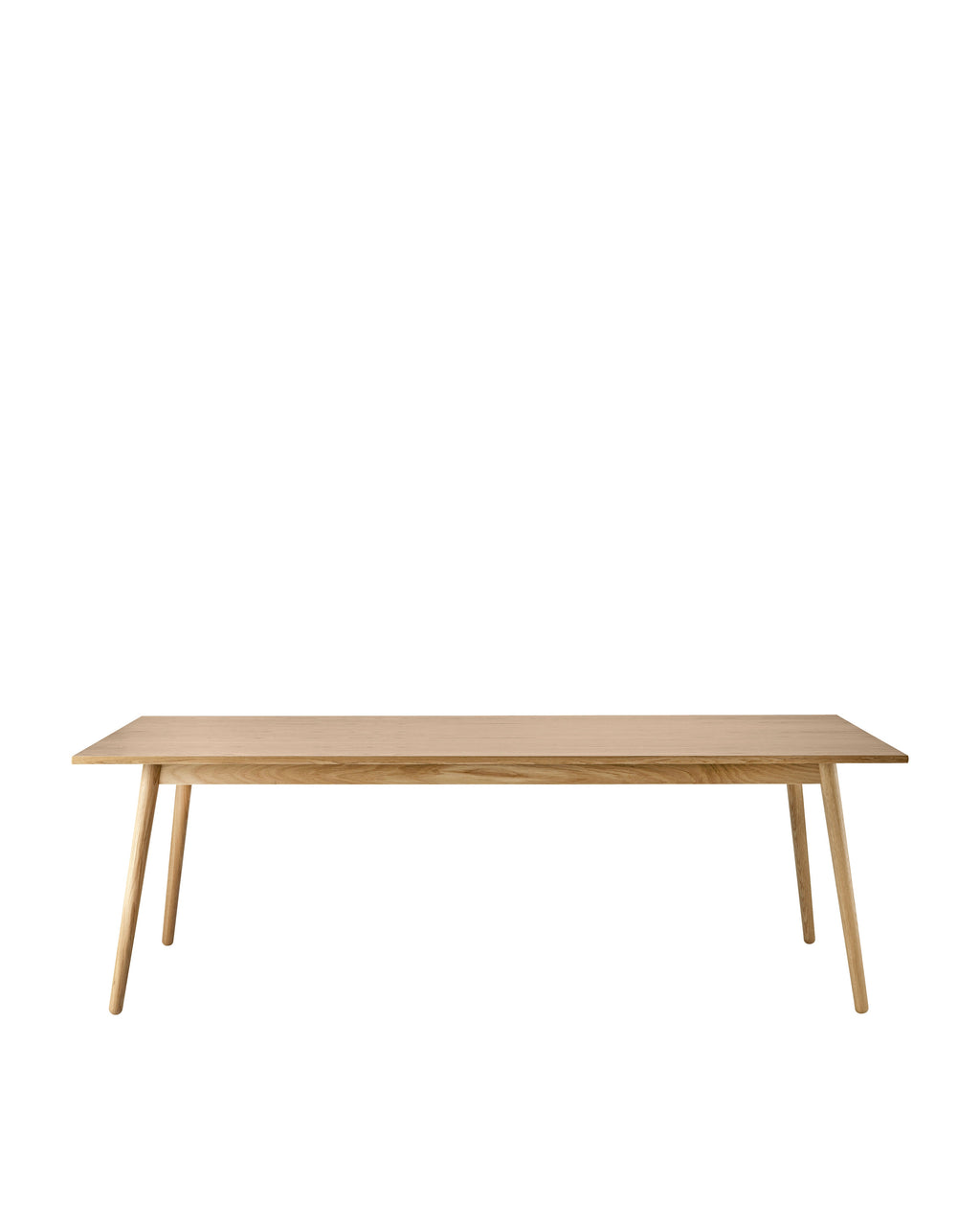 FDB Møbler C35 Dining Table Series โต๊ะไม้โอ๊กดีไซน์ปี 1957 โดย Poul M. Volther พร้อมตัวเลือกท็อปไม้โอ๊กและลิเนเลียม หลายขนาดและแผ่นต่อโต๊ะ (extension leaves)