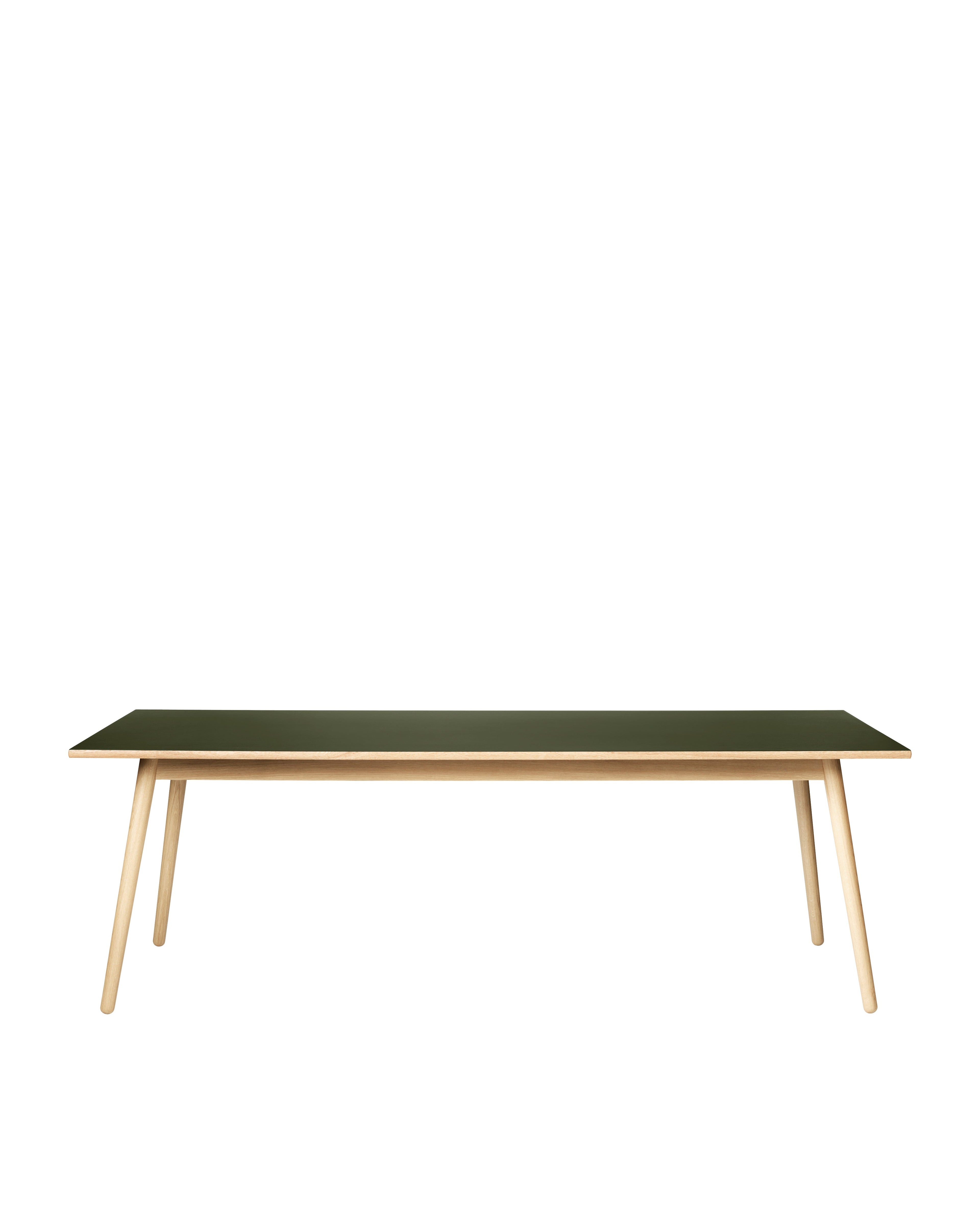 FDB Møbler C35 Dining Table Series โต๊ะไม้โอ๊กดีไซน์ปี 1957 โดย Poul M. Volther พร้อมตัวเลือกท็อปไม้โอ๊กและลิเนเลียม หลายขนาดและแผ่นต่อโต๊ะ (extension leaves)