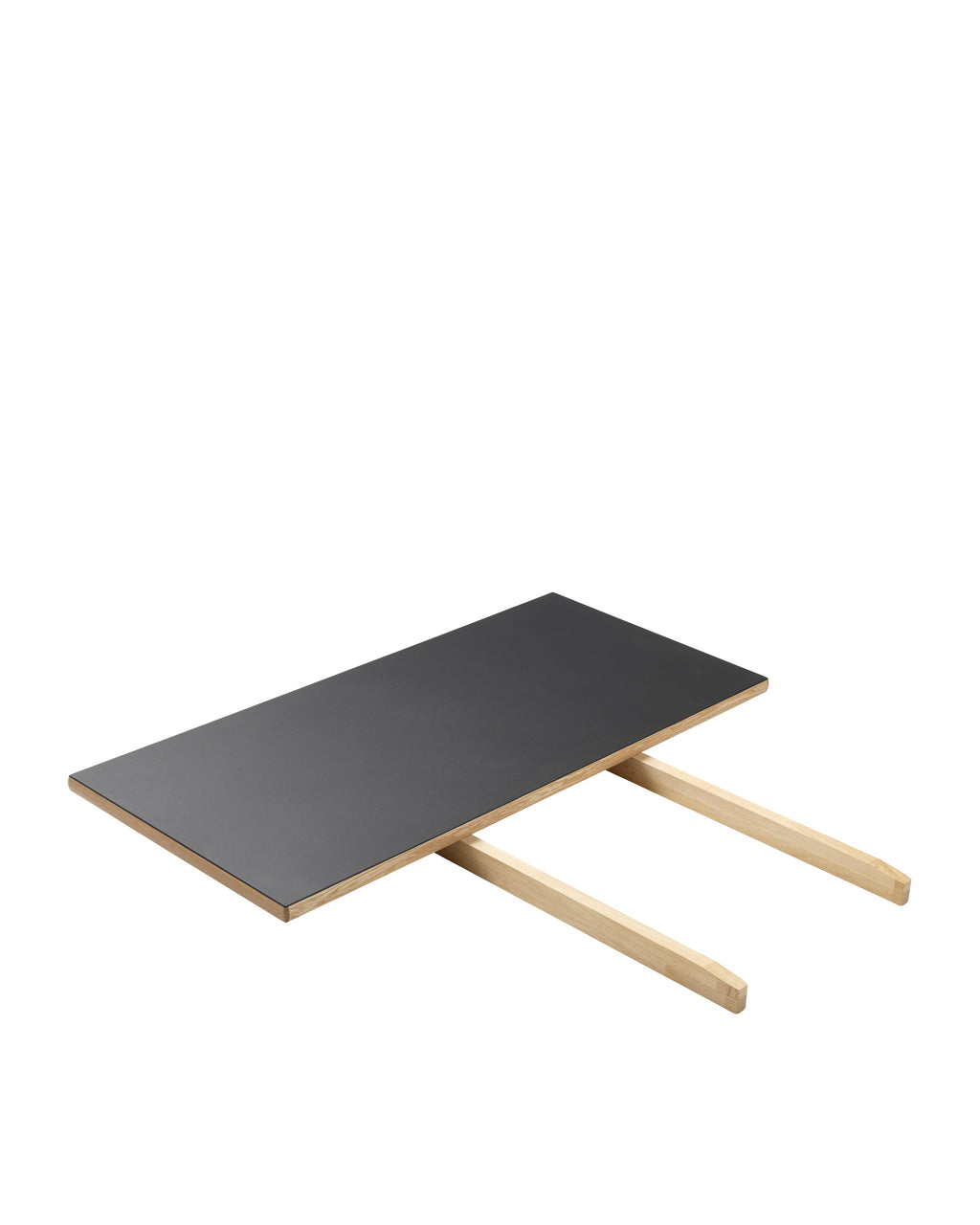 FDB Møbler C35 Dining Table Series โต๊ะไม้โอ๊กดีไซน์ปี 1957 โดย Poul M. Volther พร้อมตัวเลือกท็อปไม้โอ๊กและลิเนเลียม หลายขนาดและแผ่นต่อโต๊ะ (extension leaves)