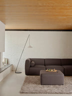 FDB Møbler โซฟาโมดูลาร์ L47 Korinth โดย Krøyer & Sætter-Lassen ดีไซน์โค้งมนสไตล์สแกนดิเนเวียน ประกอบด้วยมุมซ้าย มอดูลกลาง มุมขวา พัฟ และหมอนทรงกระบอก พร้อมตัวเลือกผ้า 17 แบบ