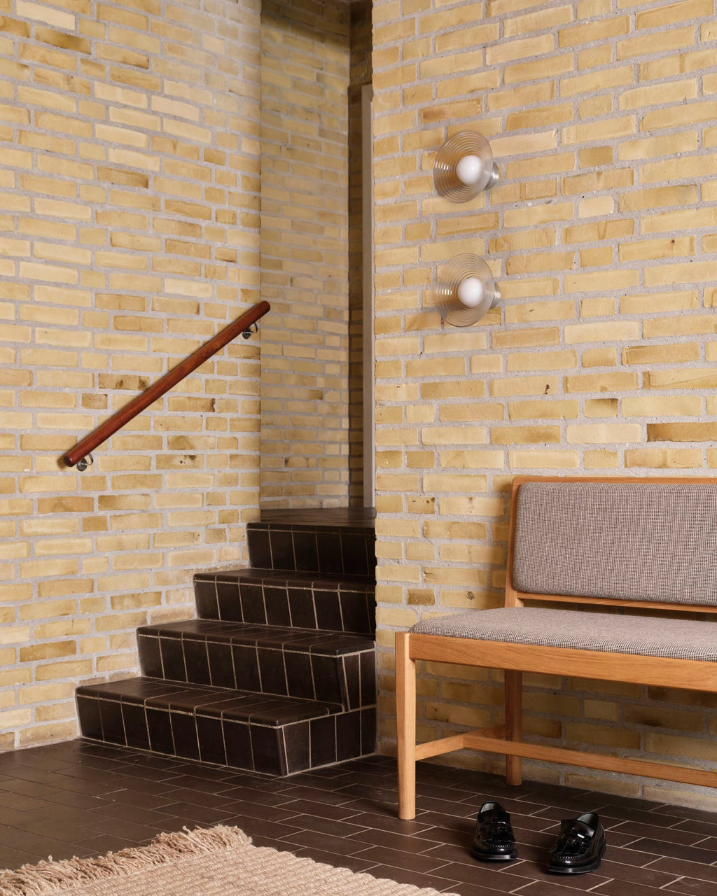 FDB Møbler J176 Sønderborg เบนช์ไม้โอ๊กเคลือบน้ำมัน พร้อมเบาะผ้า Meleret หรือ Ploegwool Blue ออกแบบโดย Mogens Koch