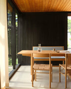 FDB Møbler J176 Sønderborg เบนช์ไม้โอ๊กเคลือบน้ำมัน พร้อมเบาะผ้า Meleret หรือ Ploegwool Blue ออกแบบโดย Mogens Koch