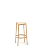 Karimoku New Standard Castor Bar Stool High สตูลบาร์ไม้โอ๊คญี่ปุ่นดีไซน์เรียบ พร้อมที่พักเท้าเสริมเหล็ก เหมาะสำหรับเคาน์เตอร์บาร์ คาเฟ่ และพื้นที่รับรอง