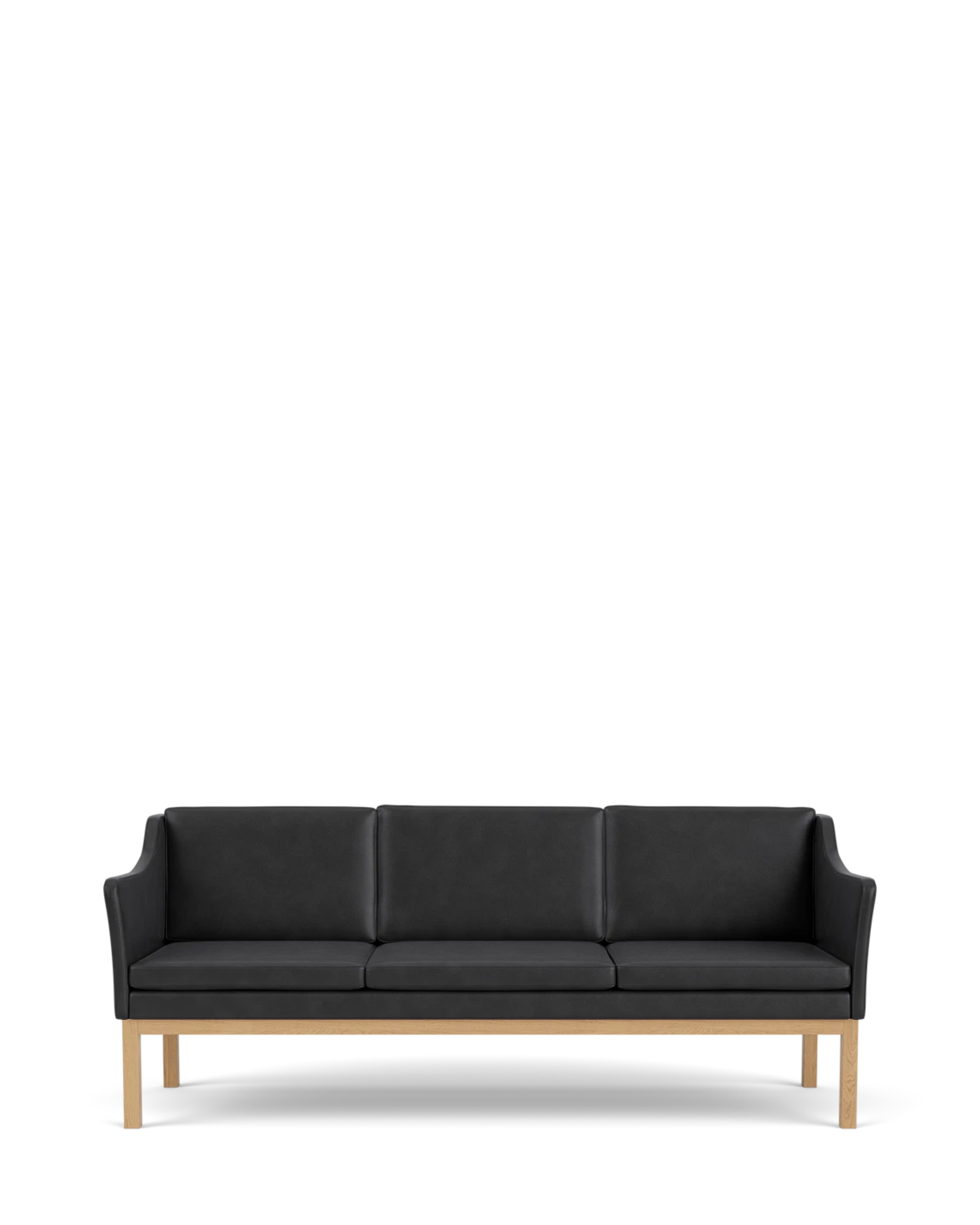 FDB Møbler L43 MK46 3-Seater Sofa โซฟาไม้โอ๊คพร้อมเบาะหนังดีไซน์สแกนดิเนเวียนโครงสร้างเปิด ออกแบบโดย Mogens Koch