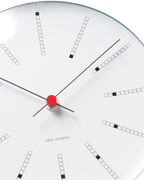 นาฬิกาแขวนผนัง Arne Jacobsen City Hall ดีไซน์มินิมอล คลาสสิกเรียบง่าย สไตล์เดนมาร์ก จัดจำหน่ายโดย Old Pine Trees