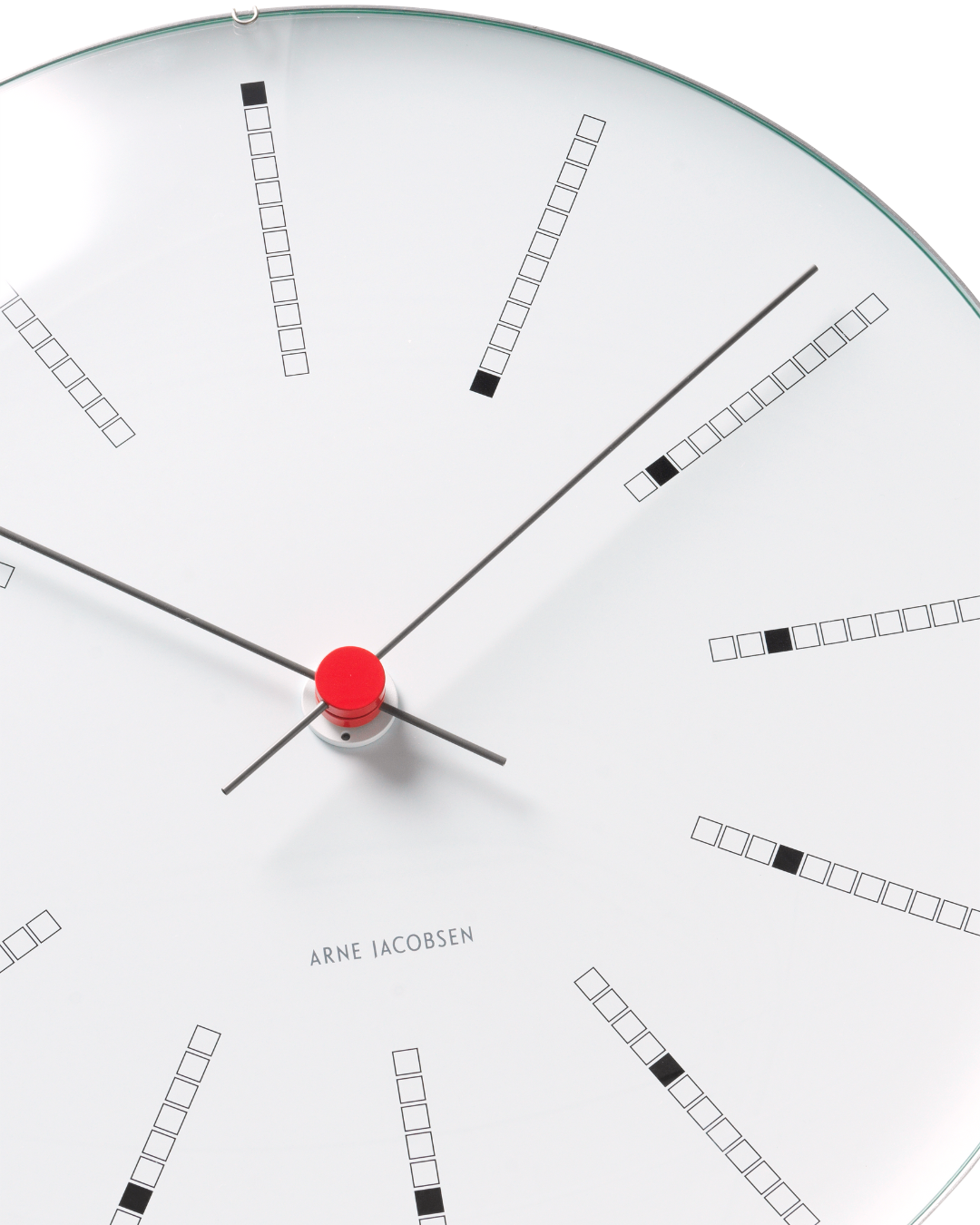 นาฬิกาแขวนผนัง Arne Jacobsen City Hall ดีไซน์มินิมอล คลาสสิกเรียบง่าย สไตล์เดนมาร์ก จัดจำหน่ายโดย Old Pine Trees