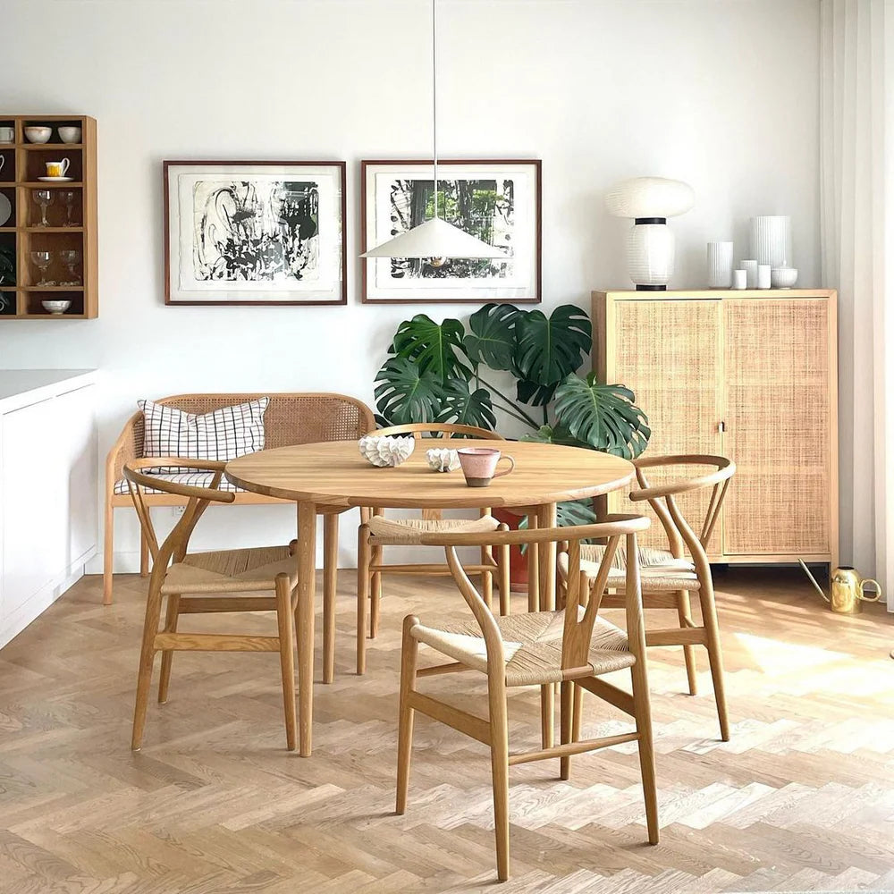 Holmen Round Dining Table
