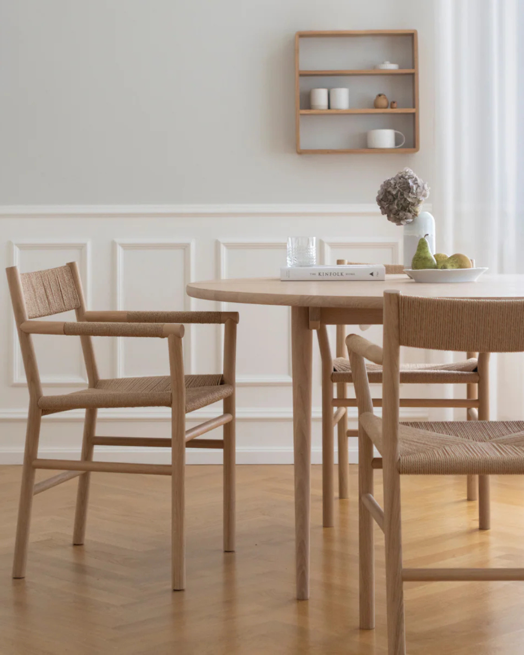 เก้าอี้ CORD ไม้โอ๊ก สานกระดาษแฮนด์เมด มีแบบมีและไม่มีที่เท้าแขน ดีไซน์นอร์ดิกคลาสสิก จาก MAKE Nordic ออกแบบโดย Esben Pilgaard Jørgensen