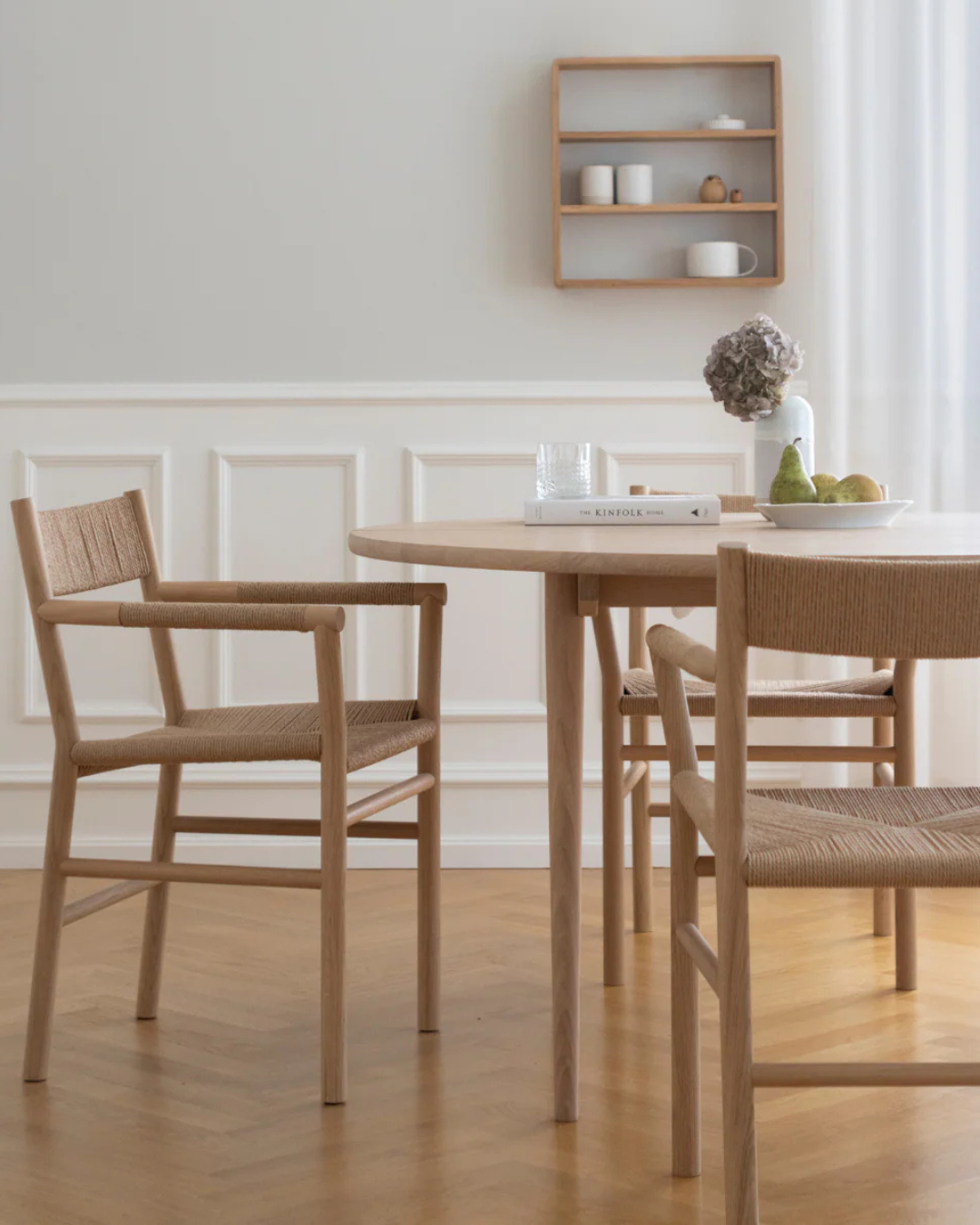 เก้าอี้ CORD ไม้โอ๊ก สานกระดาษแฮนด์เมด มีแบบมีและไม่มีที่เท้าแขน ดีไซน์นอร์ดิกคลาสสิก จาก MAKE Nordic ออกแบบโดย Esben Pilgaard Jørgensen