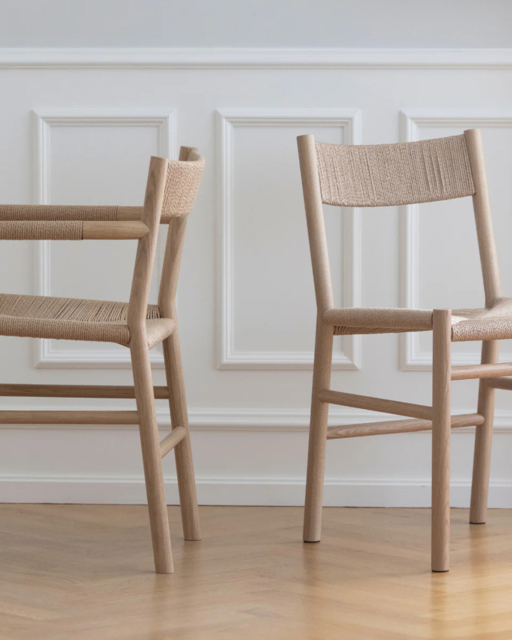 เก้าอี้ CORD ไม้โอ๊ก สานกระดาษแฮนด์เมด มีแบบมีและไม่มีที่เท้าแขน ดีไซน์นอร์ดิกคลาสสิก จาก MAKE Nordic ออกแบบโดย Esben Pilgaard Jørgensen