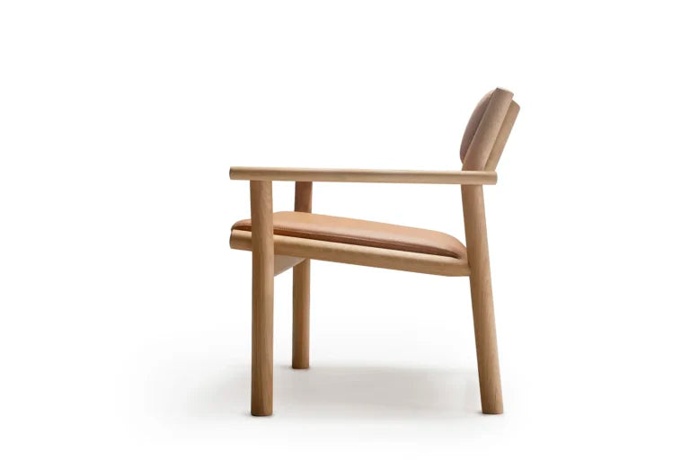 Akademia Lounge Chair