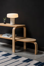 Case Furniture Altura Bench ม้านั่งสองระดับดีไซน์ร่วมสมัยจาก Patricia Pérez ทำจากไม้โอ๊ค ขอบโค้ง เรียบคม ใช้ได้ทั้งวางของและนั่ง