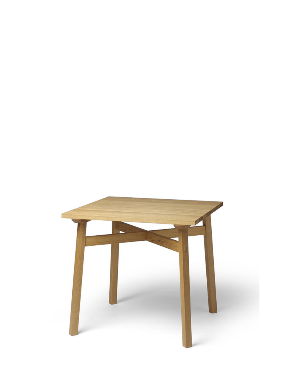 Nikari Arkipelago KVTP1 Café Table โต๊ะ oak ทรงสี่เหลี่ยมสำหรับพื้นที่ indoor และ outdoor ออกแบบโดย Rudi Merz และ Kari Virtanen