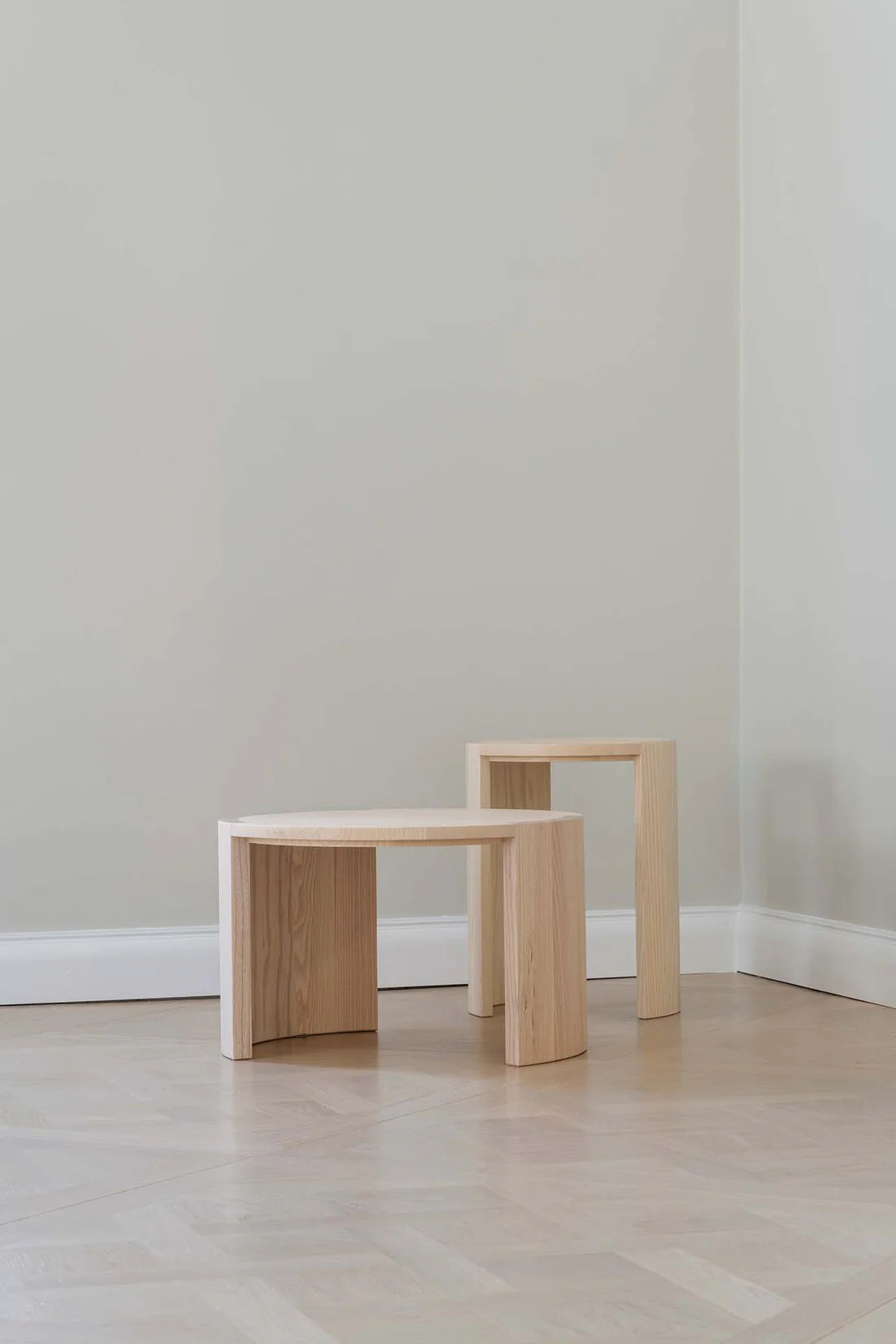 Made by Choice AIRISTO Coffee Table โต๊ะ coffee table ไม้ ash พร้อม asymmetric foot structure ออกแบบโดย Joanna Laajisto
