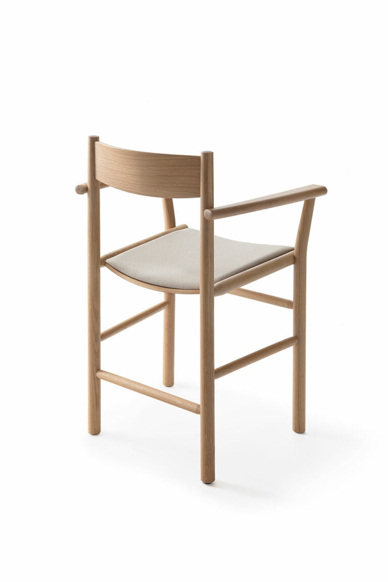 Akademia Armrest Dining Chair