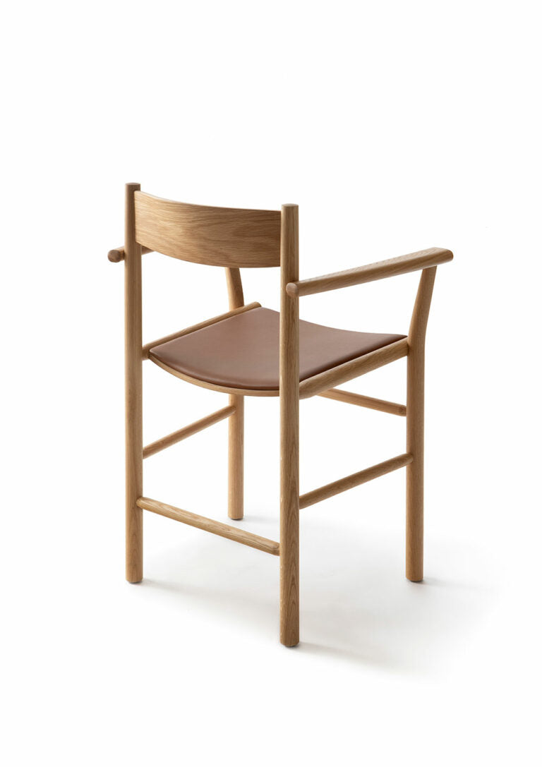 Akademia Armrest Dining Chair