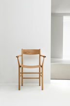 Akademia Armrest Dining Chair