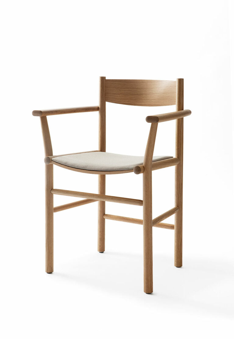 Akademia Armrest Dining Chair