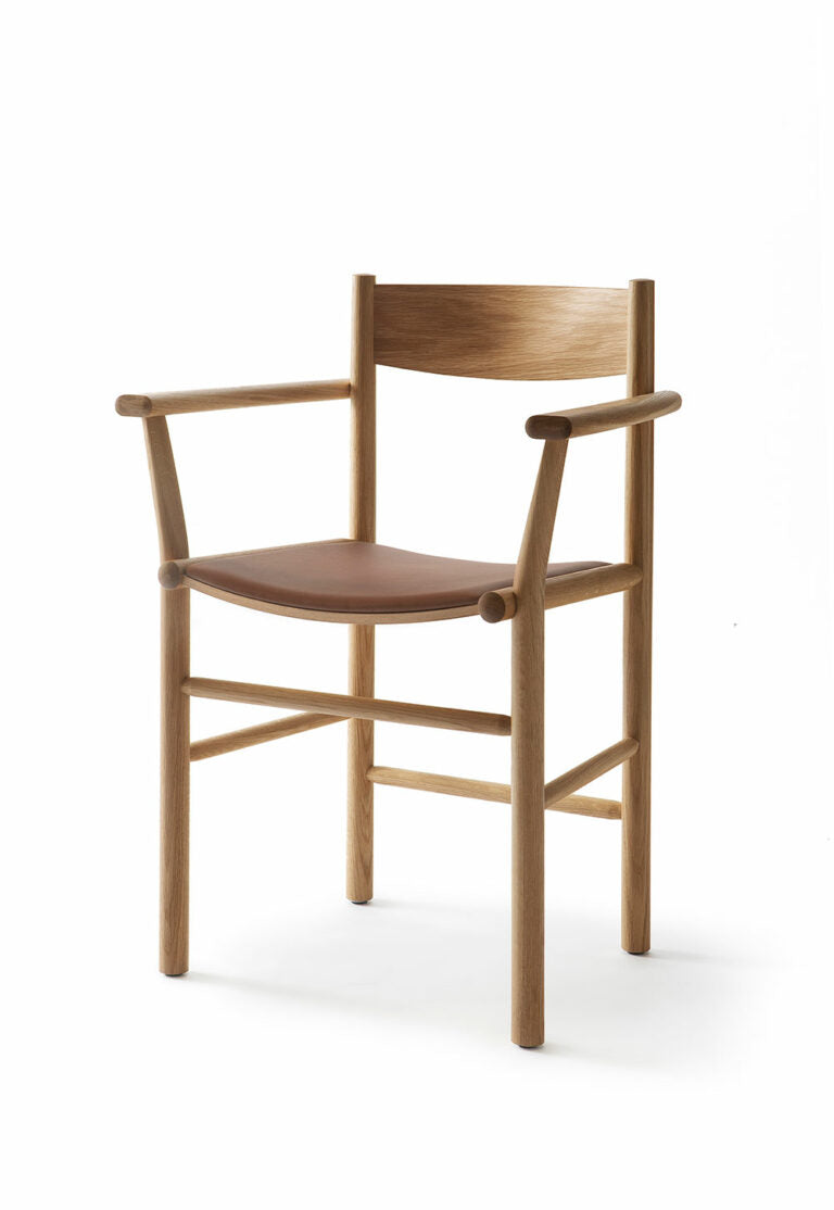 Akademia Armrest Dining Chair