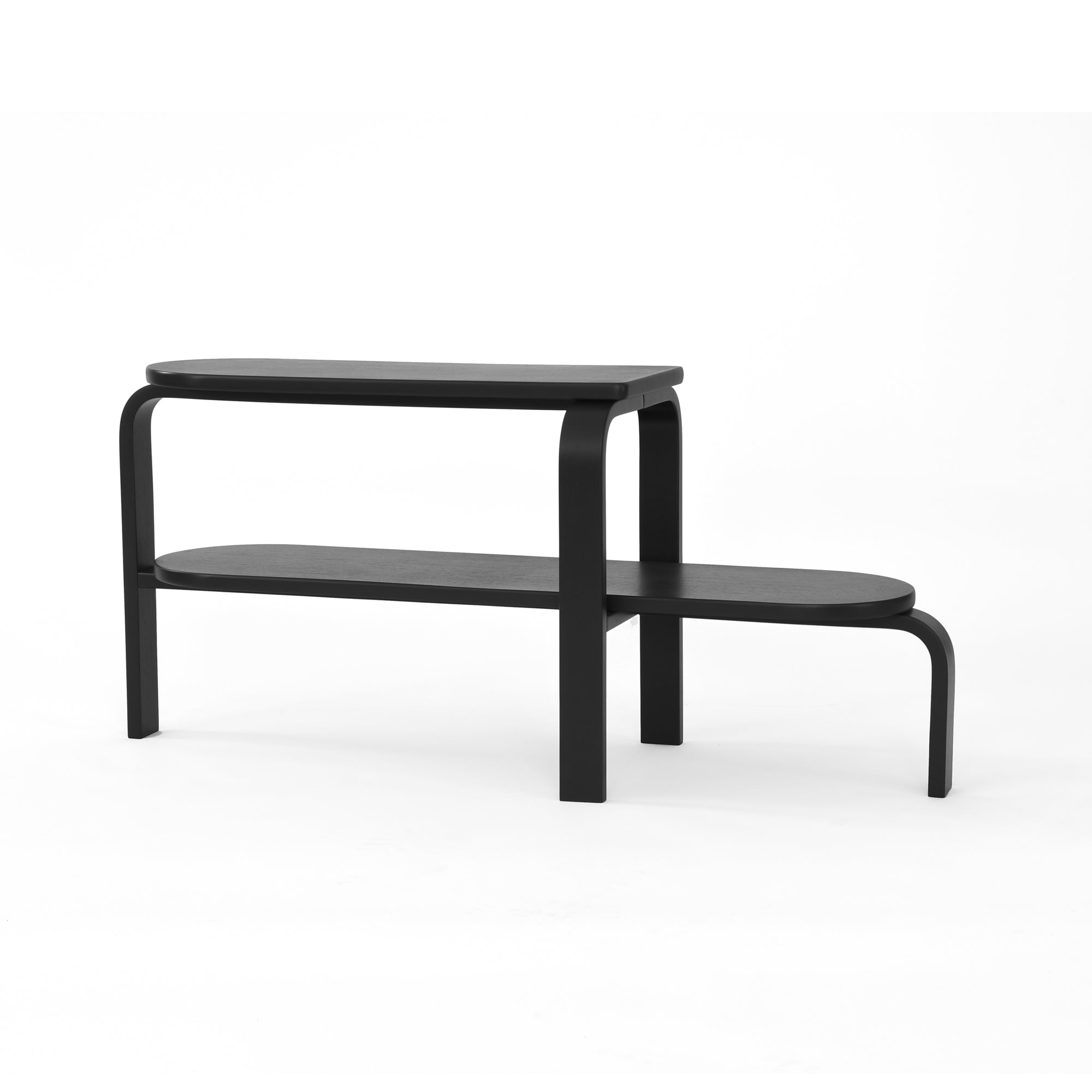 Case Furniture Altura Bench ม้านั่งสองระดับดีไซน์ร่วมสมัยจาก Patricia Pérez ทำจากไม้โอ๊ค ขอบโค้ง เรียบคม ใช้ได้ทั้งวางของและนั่ง