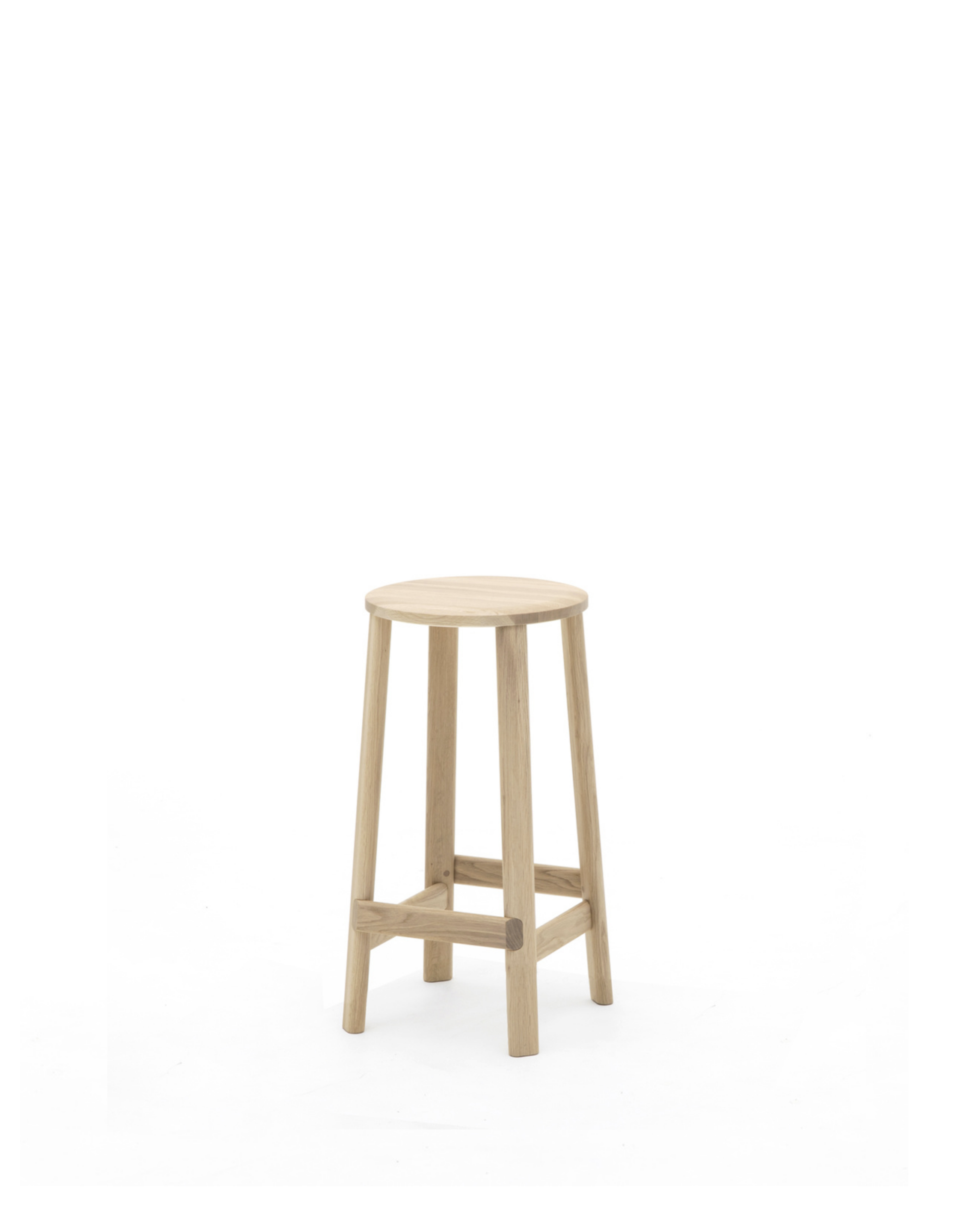 Karimoku New Standard Archive Barstool Low สตูลบาร์ไม้โอ๊คดีไซน์มินิมอล ออกแบบโดย Christian Haas
