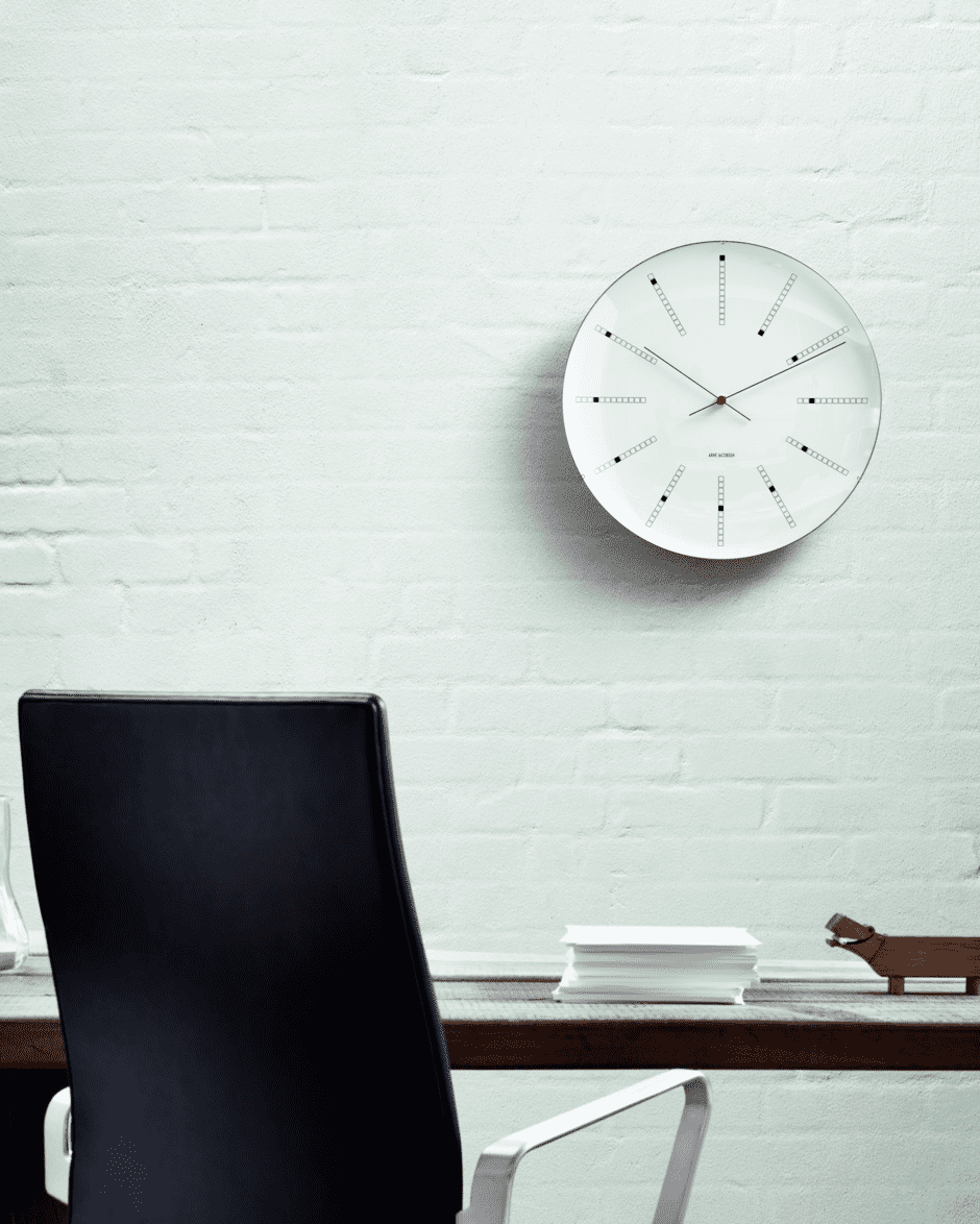 นาฬิกาแขวนผนัง Arne Jacobsen City Hall ดีไซน์มินิมอล คลาสสิกเรียบง่าย สไตล์เดนมาร์ก จัดจำหน่ายโดย Old Pine Trees